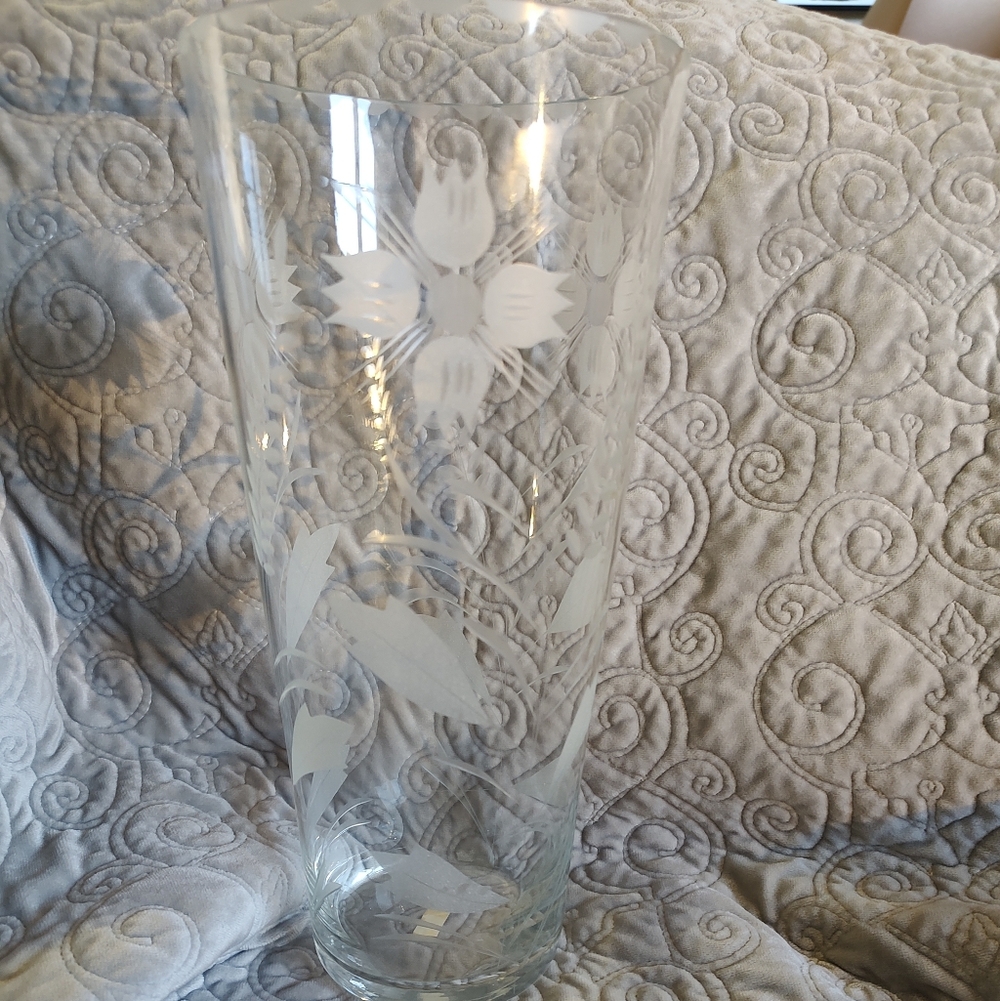 BNNU Clear Etched Glass Vase